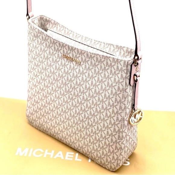 Michael Kors Large Messenger Crossbody Bag
Powder Blush Multi - Picture 8 of 11